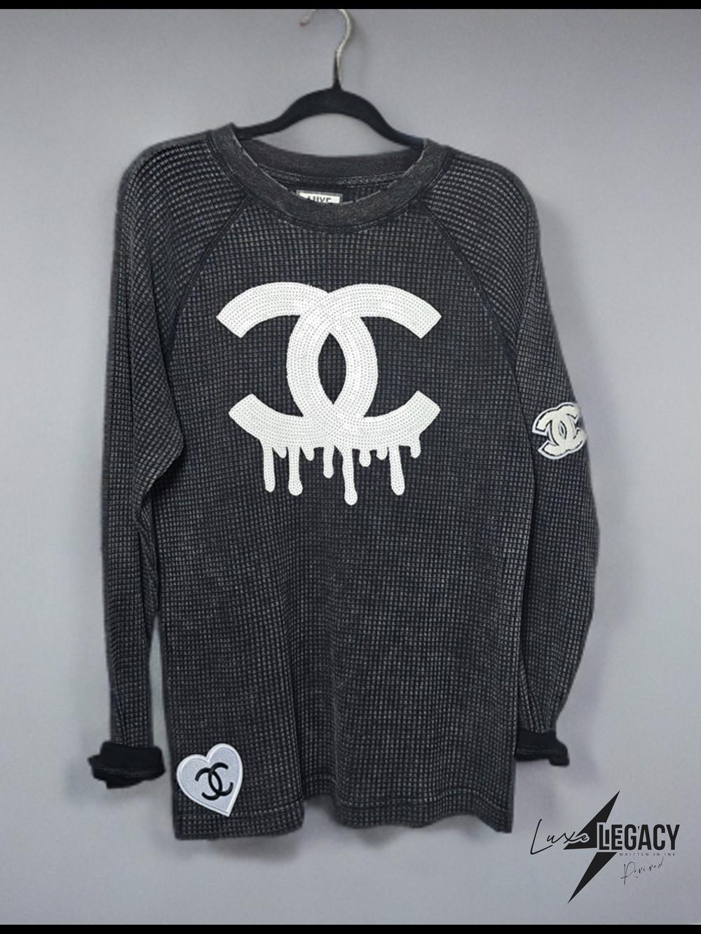 Distressed Dark Gry Graphic Logo Long-Sleeve Thermal Top